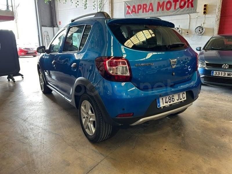 Usado Dacia Sandero Stepway 90 CV (66 kW) 2016 Azul Berlina