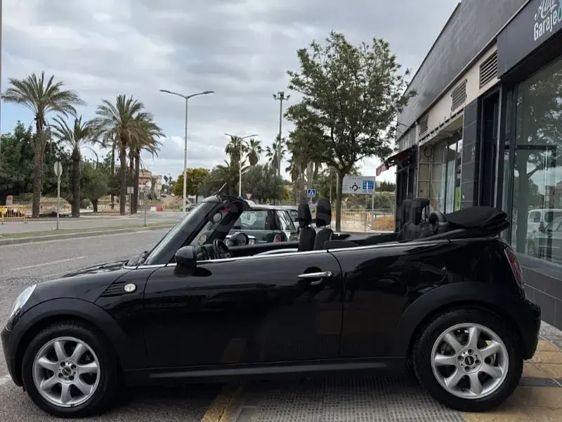 Usado Mini One Cabriolet 98 CV (72 kW) 2010 Negro Descapotable