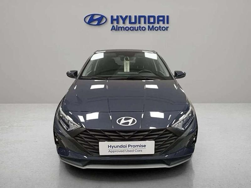 Usado Hyundai i20 80 CV (58 kW) 2024 Gris Utilitario