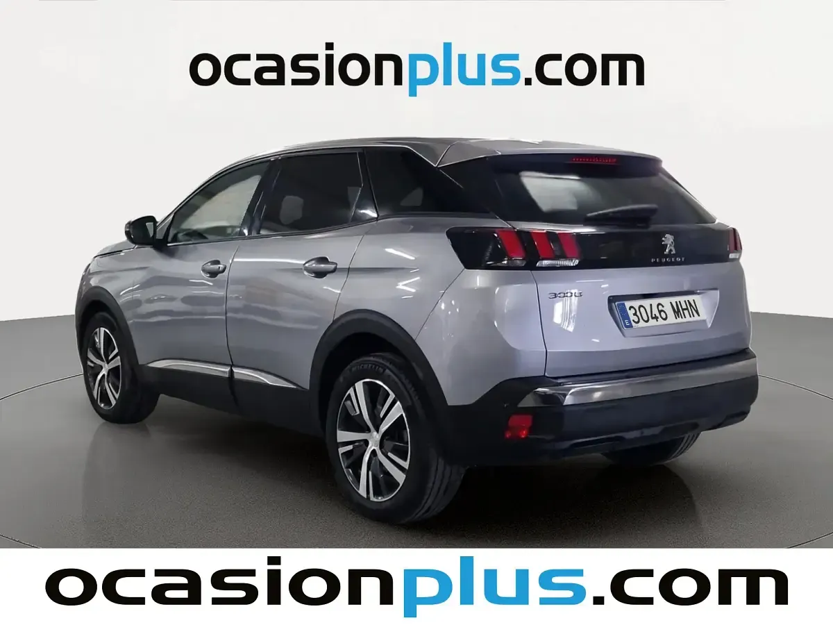 Usado Peugeot 3008 Allure 130 CV (95 kW) 2023 Gris SUV