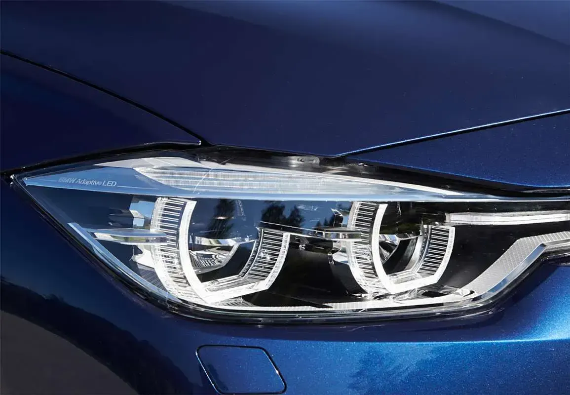Usado BMW 318 150 CV (110 kW) 2017 Negro Berlina
