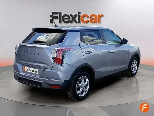 Usado SsangYong Tivoli 163 CV (119 kW) 2024 Gris