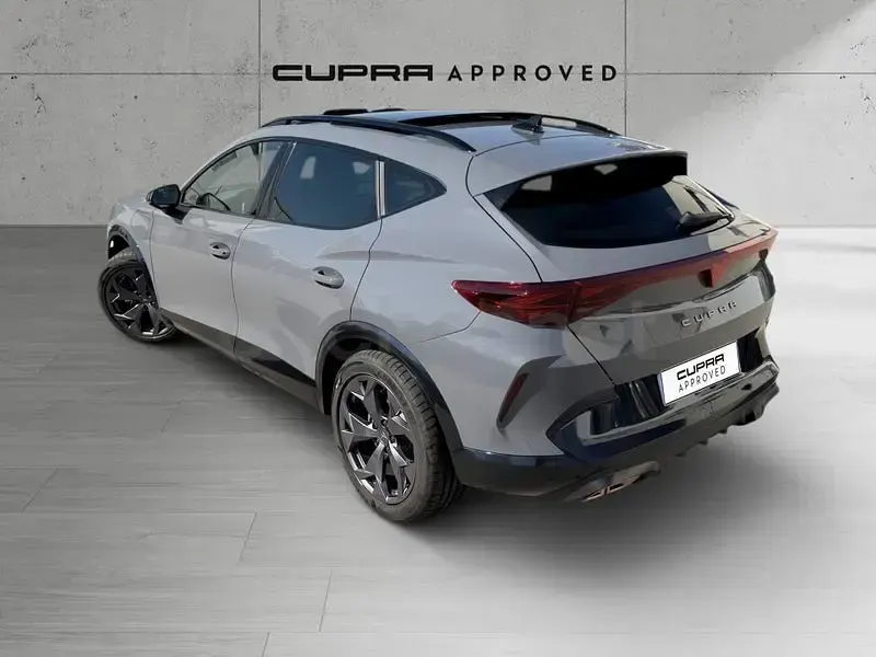 Usado Cupra Formentor 204 CV (150 kW) 2025 Gris / plata SUV