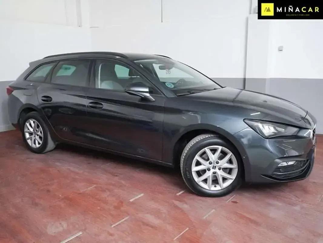 Käytetty Seat Leon ST Style 110 HP (80 kW) 2023 Harmaa Farmari