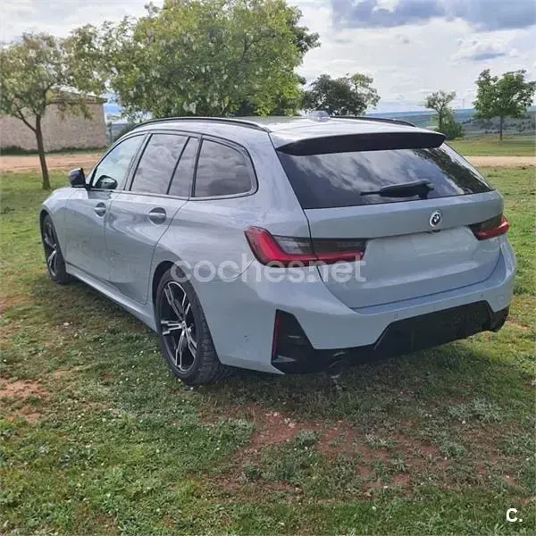 Usado BMW 320 Comfort Edition 190 CV (139 kW) 2023 Gris / plata Familiar