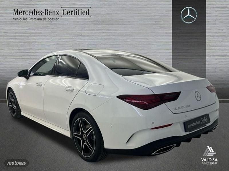 Usado Mercedes CLA200 AMG line 150 CV (110 kW) 2025 Blanco Coupe
