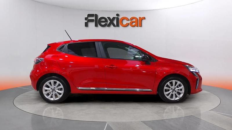 Käytetty Renault Clio V Evolution 101 HP (74 kW) 2025 Punainen Sedan