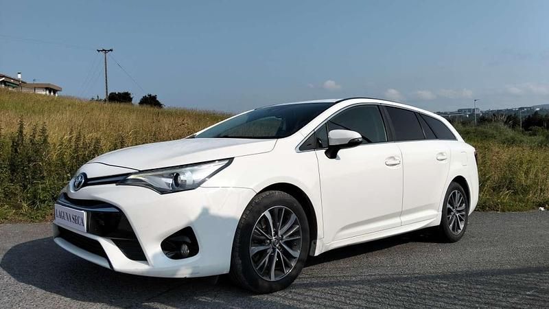 Blanco Usado 2016 Toyota Avensis Advance Familiar | 10.990 € (Precio justo) - Imagen 1/4