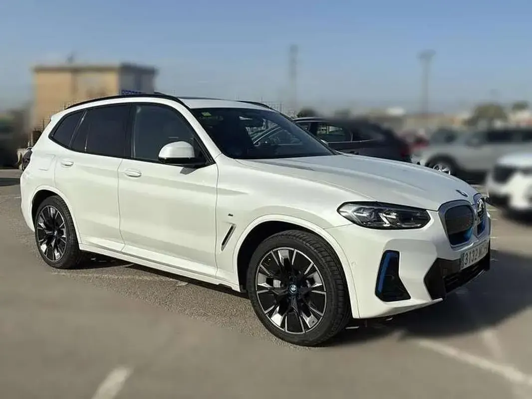 Usado BMW iX3 M Sport 210 kW (286 CV) 2022 Blanco SUV