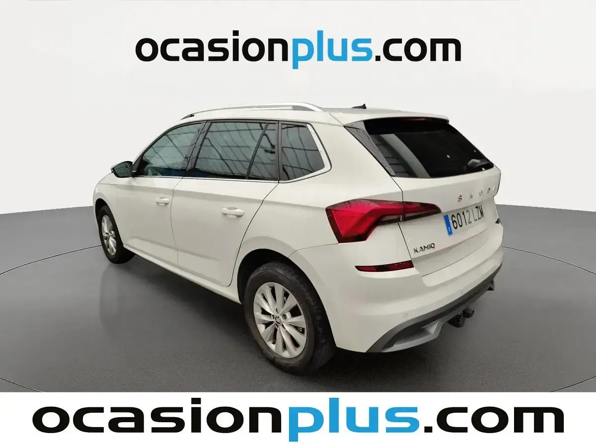 Usado Skoda Kamiq 110 CV (80 kW) 2022 Blanco SUV