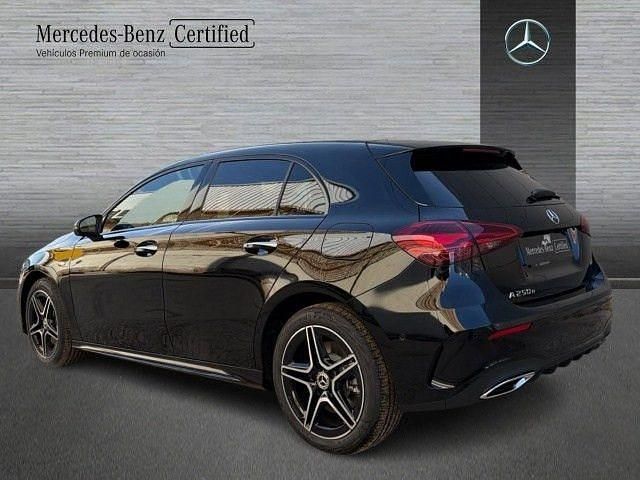Nuevo Mercedes A250 AMG line 218 CV (160 kW) 2026 Negro noche
