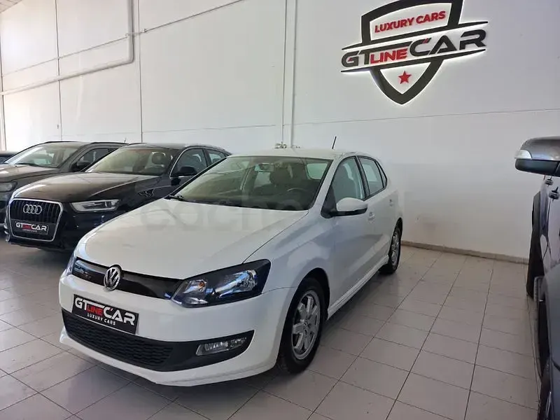 Usado VW Polo 75 CV (55 kW) 2013 Blanco Utilitario