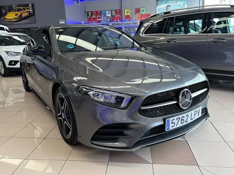 Usado Mercedes A200 150 CV (110 kW) 2021 Gris / plata Berlina