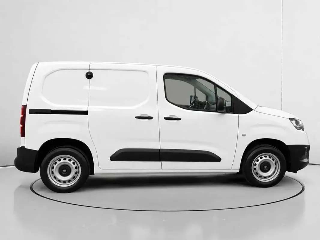 Usado Toyota Proace City City 102 CV (75 kW) 2022 Blanco Monovolumen