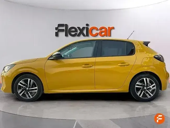 Usado Peugeot 208 Active 100 CV (73 kW) 2023 Amarillo Utilitario