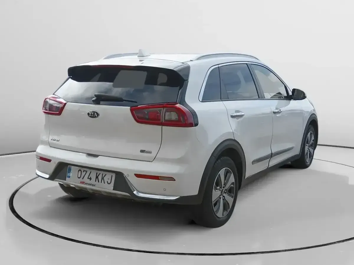Begagnad Kia Niro 141 HK (103 kW) 2018 Vit SUV