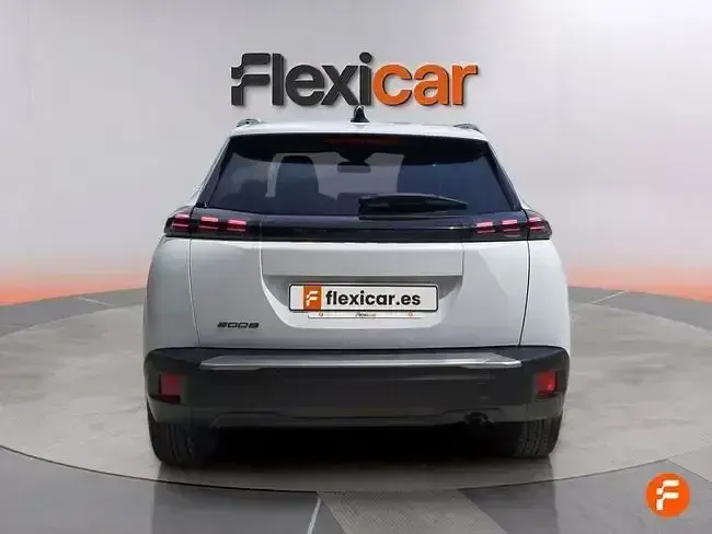 Usado Peugeot 2008 Allure 100 CV (73 kW) 2024 Blanco SUV