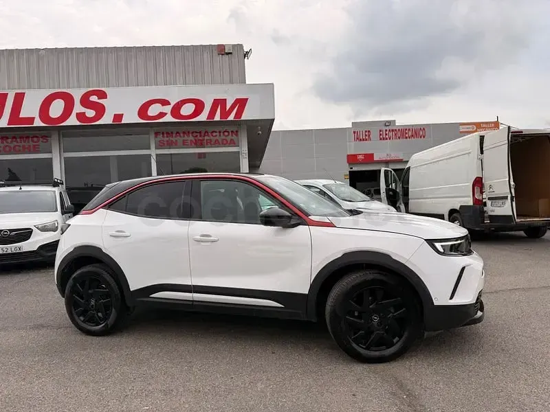 Usado Opel Mokka GS Line 110 CV (80 kW) 2022 Blanco SUV