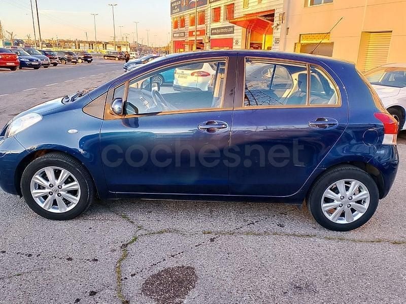 Usado Toyota Yaris 87 CV (63 kW) 2009 Azul Utilitario
