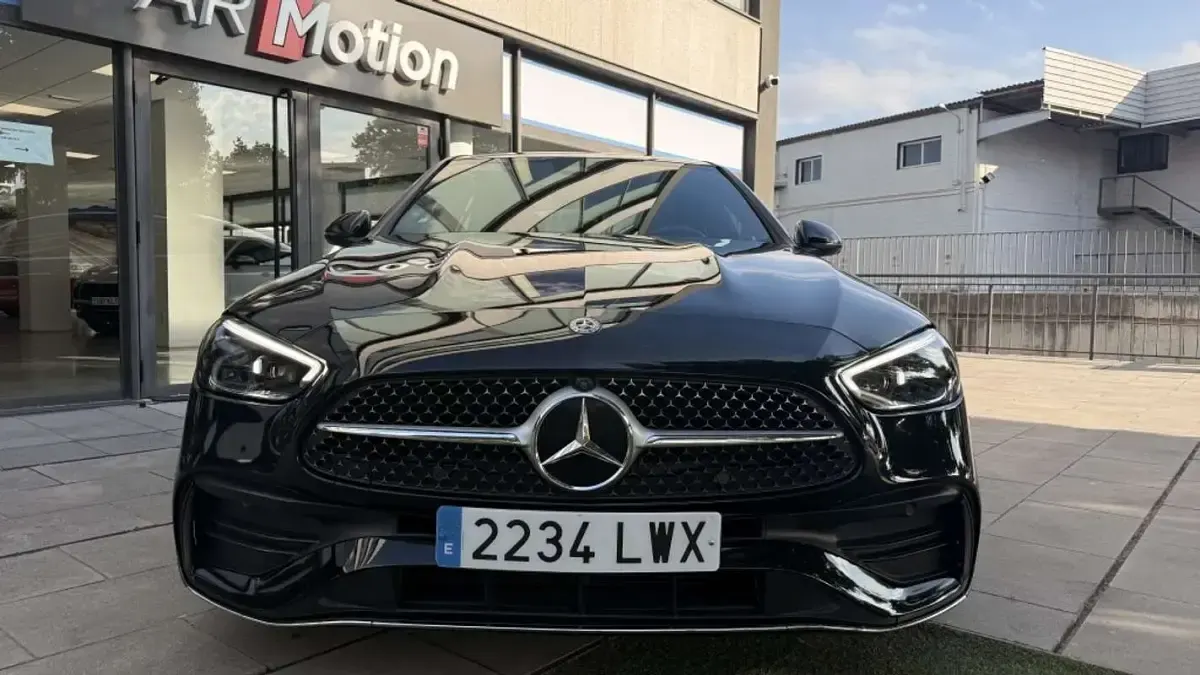 Usado Mercedes C220 200 CV (147 kW) 2022 Negro Berlina