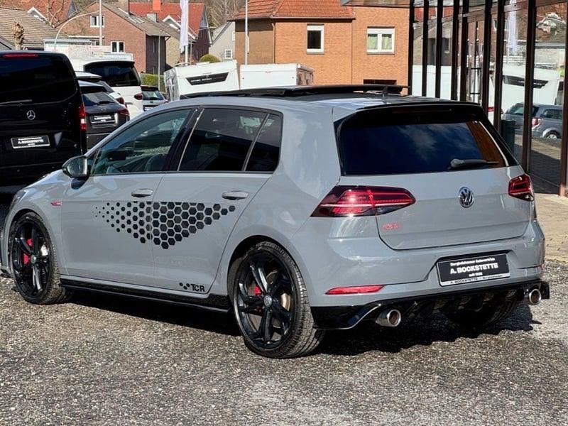 Usado VW Golf VII GTI 290 CV (213 kW) 2019 Gris / plata Berlina