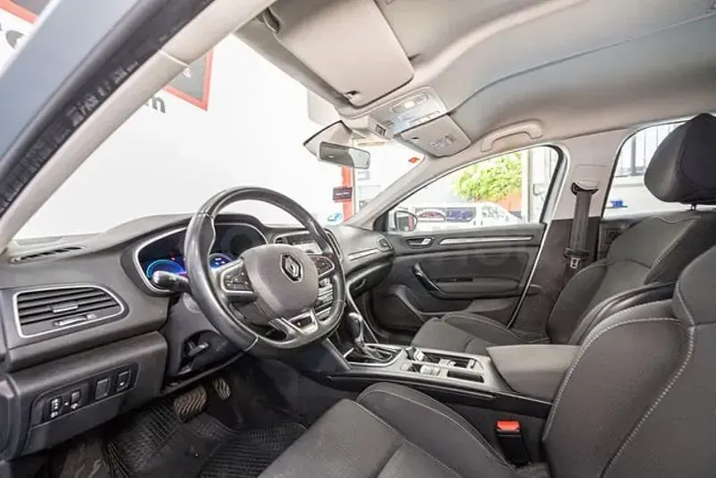 Usado Renault Mégane IV Intens 160 CV (117 kW) 2021 Gris / plata Familiar