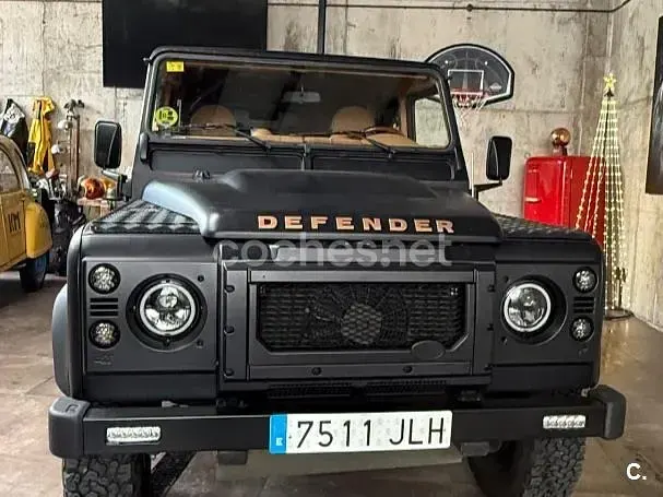 Usado Land Rover Defender SE 122 CV (89 kW) 2016 Negro Familiar