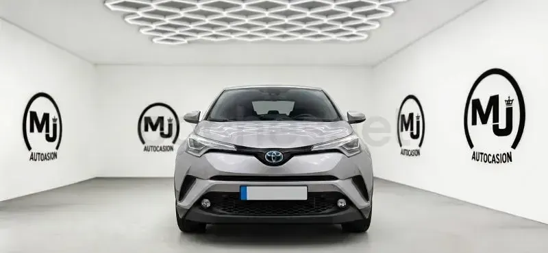 Usado Toyota C-HR Advance 122 CV (89 kW) 2017 Gris / plata SUV