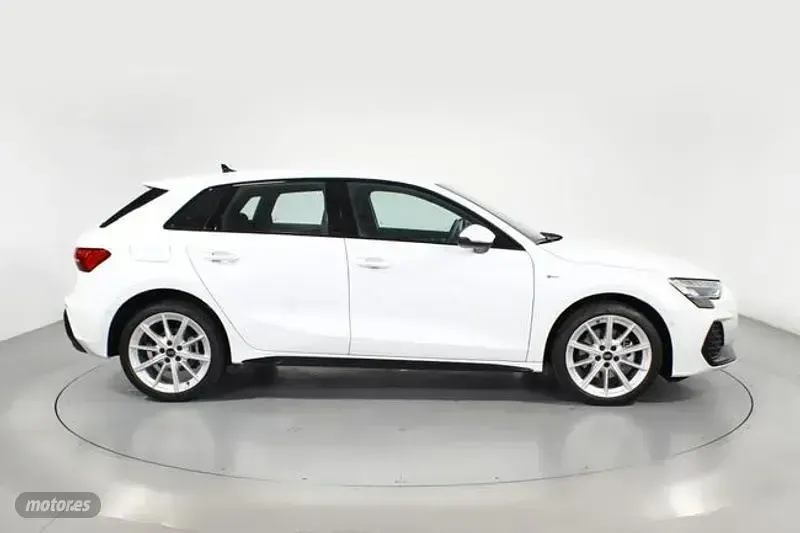 Usado Audi A3 Sportback e-tron S-Line 204 CV (150 kW) 2026 Blanco Utilitario