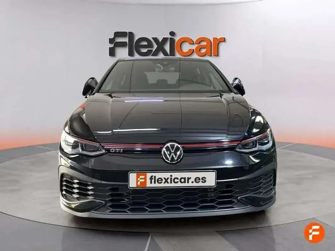 Usado VW Golf VII GTI 300 CV (220 kW) 2021 Negro Utilitario