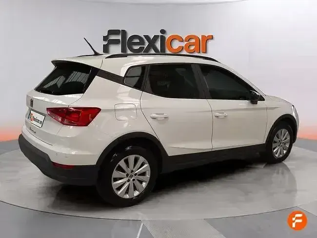 Usado Seat Arona Reference 95 CV (69 kW) 2022 Blanco SUV