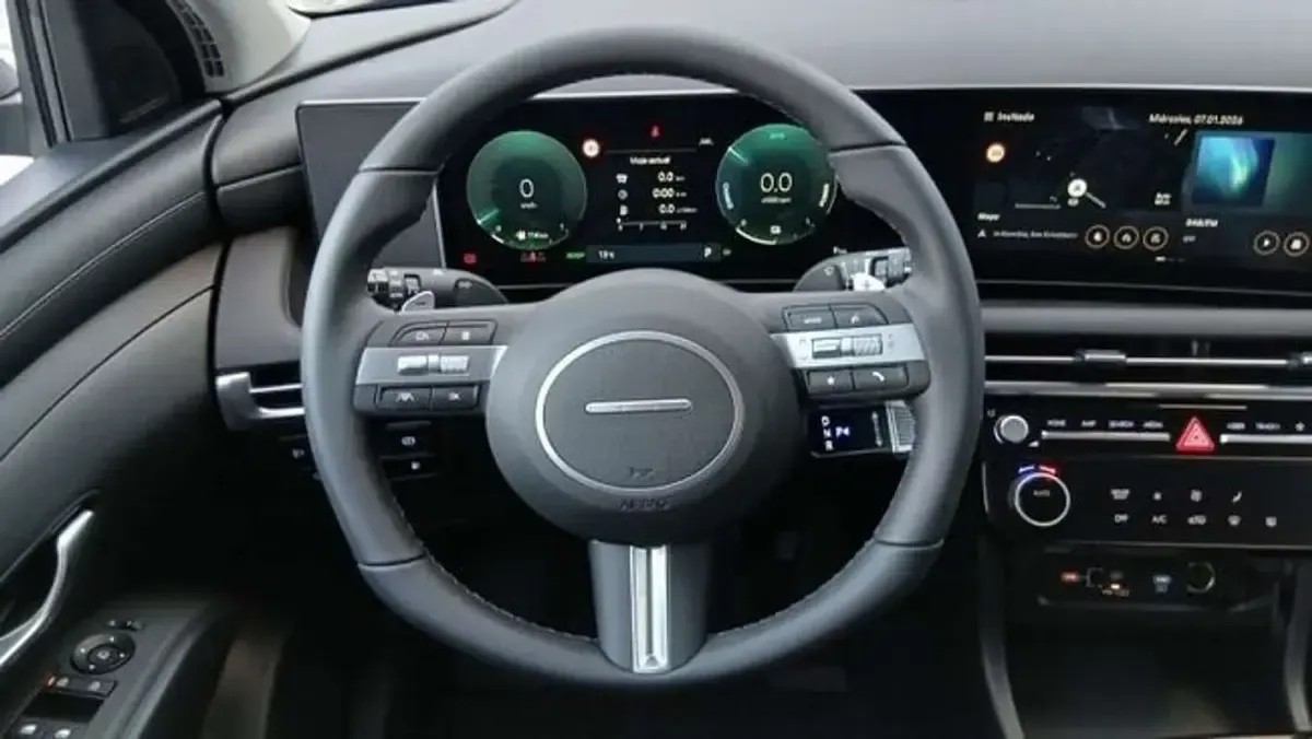Usado Hyundai Tucson 288 CV (211 kW) 2025 Gris SUV