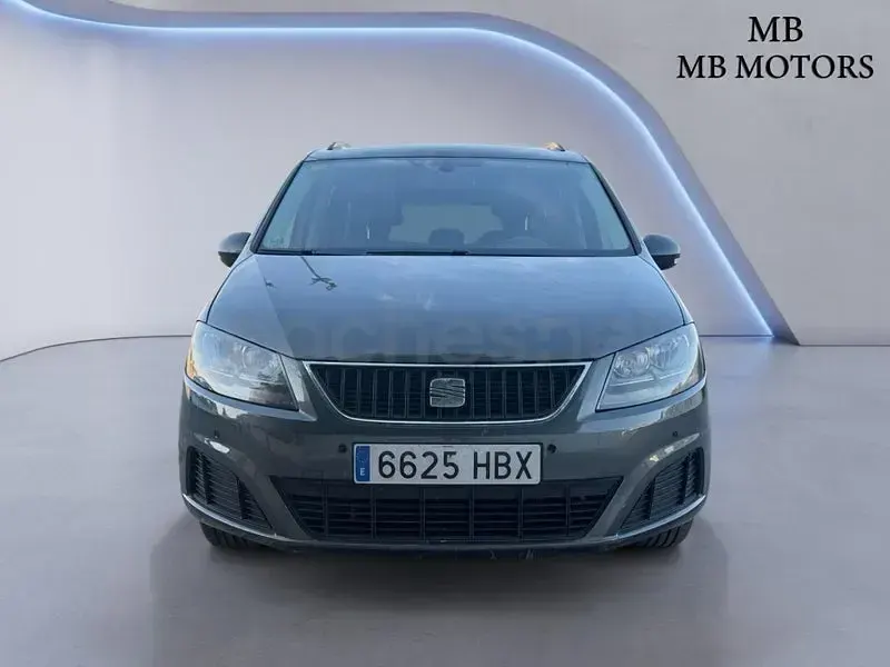 Usado Seat Alhambra Style 140 CV (102 kW) 2011 Gris / plata Monovolumen