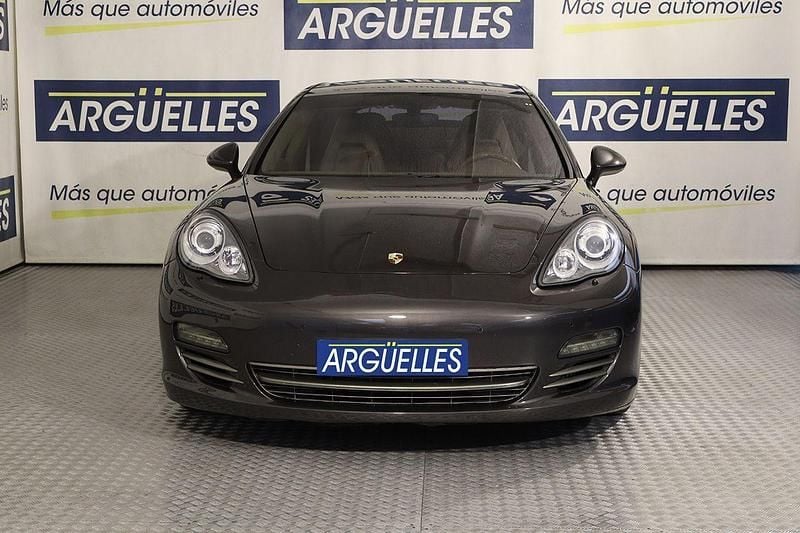 Käytetty Porsche Panamera 250 HP (183 kW) 2013 Musta Sedan