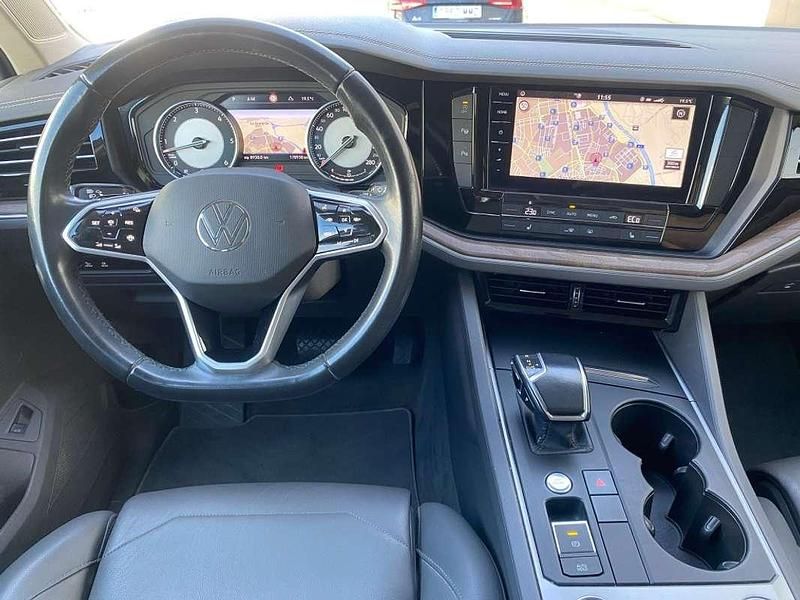 Usado VW Touareg Elegance 286 CV (210 kW) 2022 Gris SUV