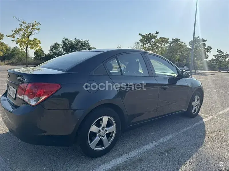 Usado Chevrolet Cruze LS 113 CV (83 kW) 2009 Negro Berlina