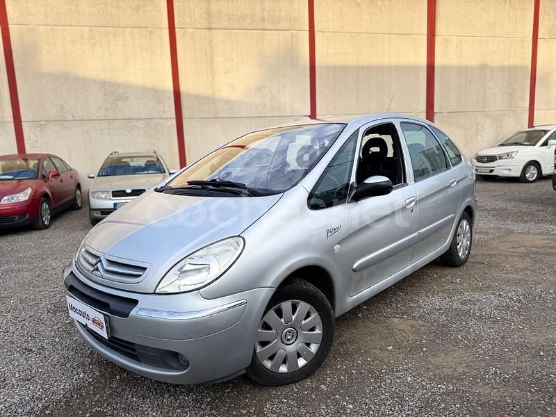 Gris / plata Usado 2005 Citroën Xsara Picasso Exclusive Monovolumen | 3800 € (Un poco caro) - Imagen 1/4