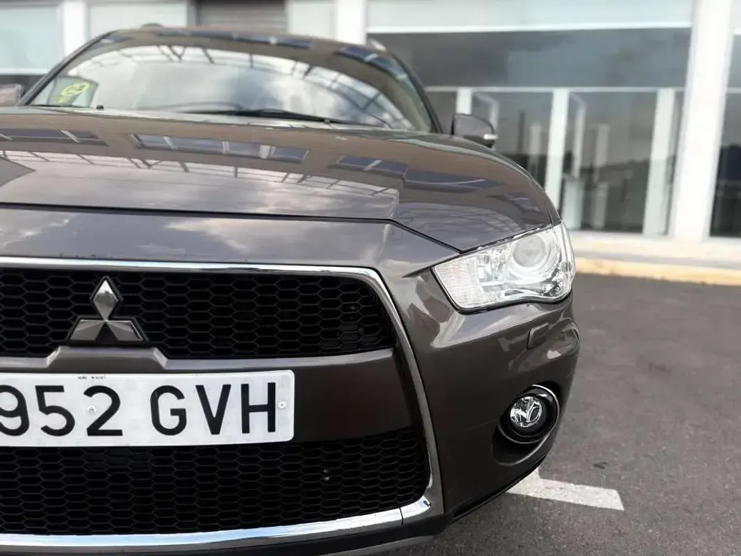 Usado Mitsubishi Outlander 156 CV (114 kW) 2010 Gris SUV