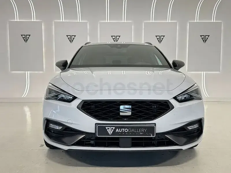 Usado Seat Leon FR 204 CV (150 kW) 2021 Blanco Familiar