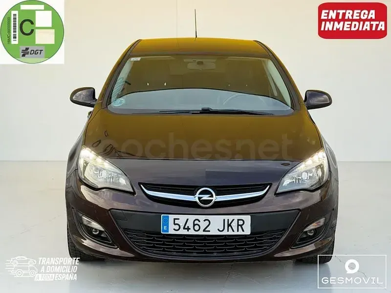 Usado Opel Astra Selective 110 HP (80 kW) 2016 Castanho Sedan