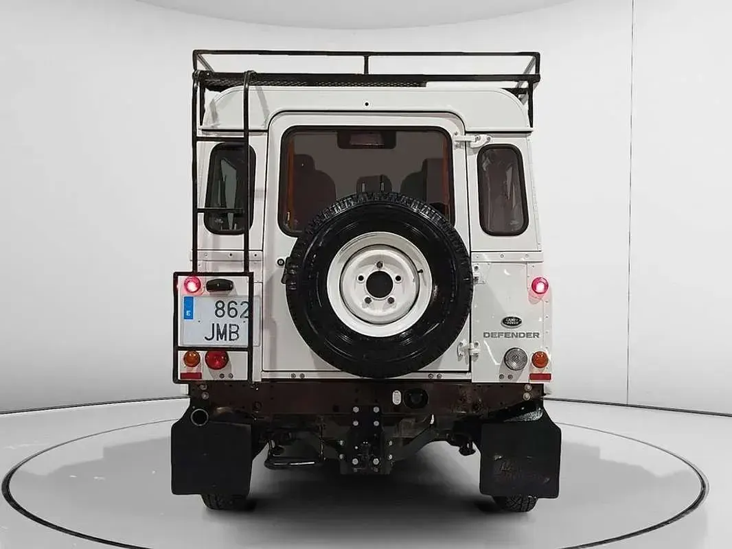 Usado Land Rover Defender 122 CV (89 kW) 2016 Blanco Familiar