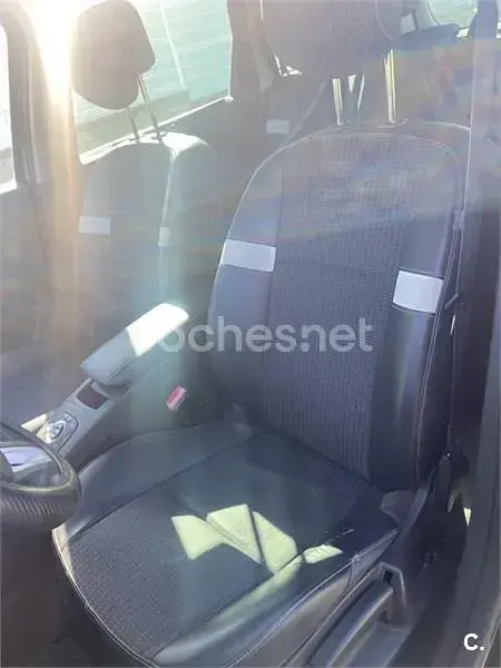 Usado Renault Scenic E-Tech Bose Edition 130 CV (95 kW) 2011 Negro Monovolumen