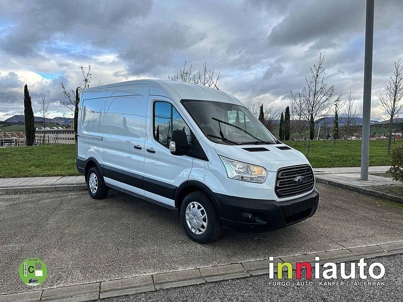 Usado Ford Transit Trend 130 CV (95 kW) 2018 Blanco Van