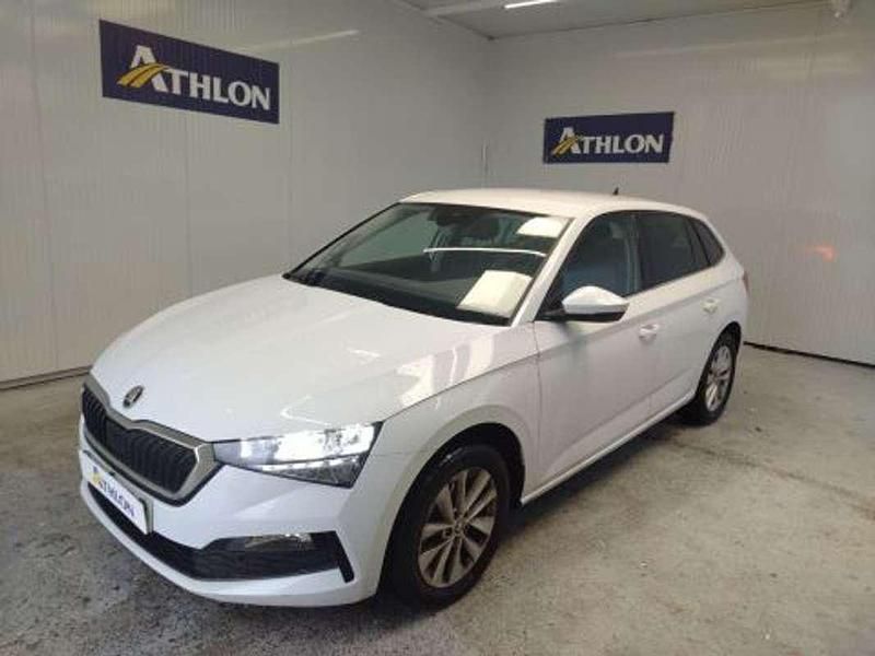 Usado Skoda Scala Ambition 110 CV (80 kW) 2023 Blanco Utilitario