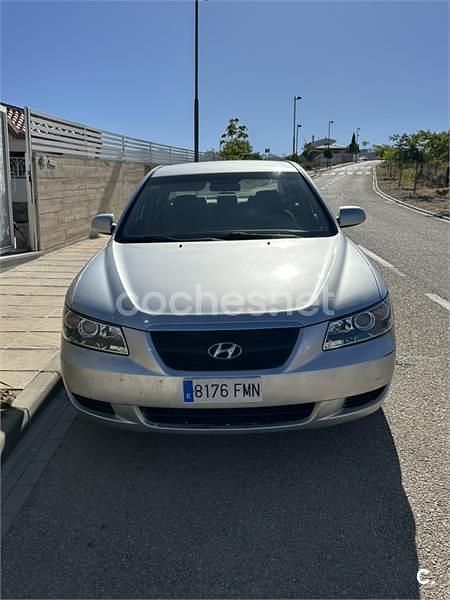 Usado Hyundai Sonata Comfort 140 CV (102 kW) 2007 Gris / plata Berlina