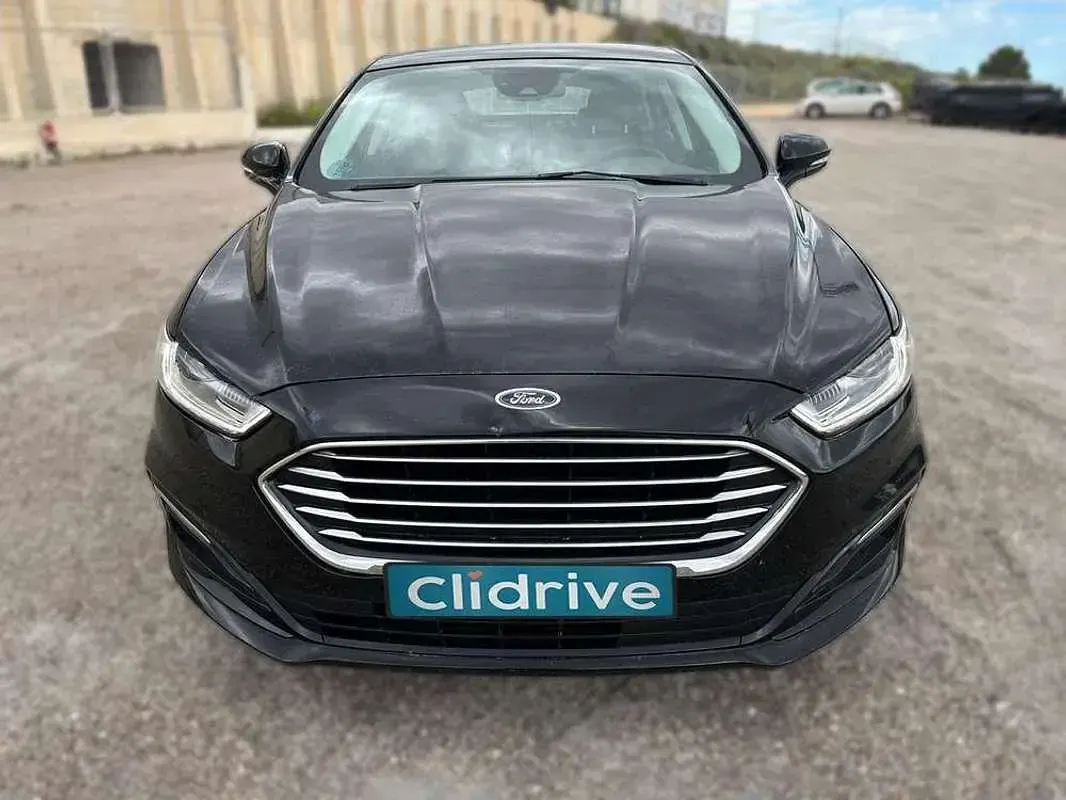 Usado Ford Mondeo Titanium 167 CV (122 kW) 2019 Negro Berlina