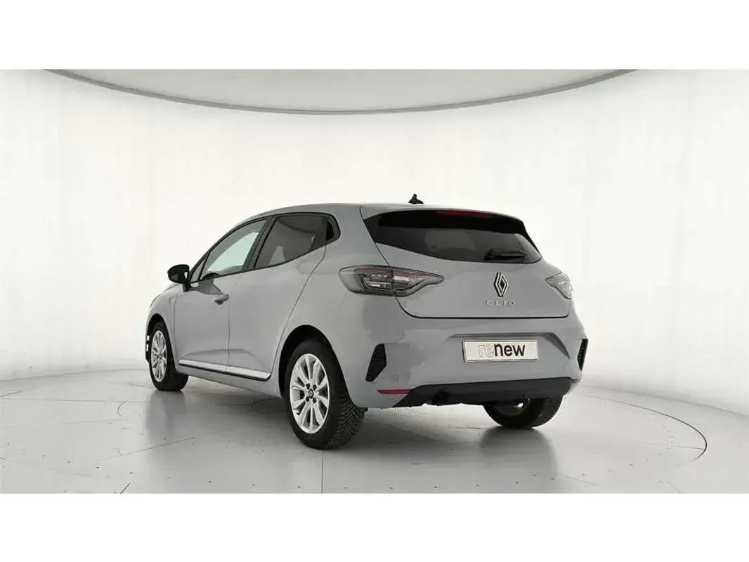 Usado Renault Clio Evolution 101 CV (74 kW) 2025 Gris Utilitario