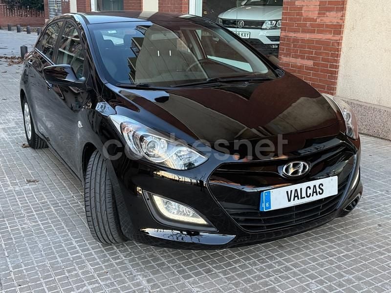 Negro Usado 2013 Hyundai i30 Berlina | 8900 € (Precio justo) - Imagen 1/4