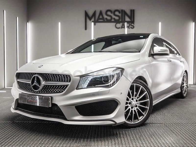 Usado Mercedes CLA220 Shooting Brake AMG line 177 CV (130 kW) 2015 Gris / plata Familiar