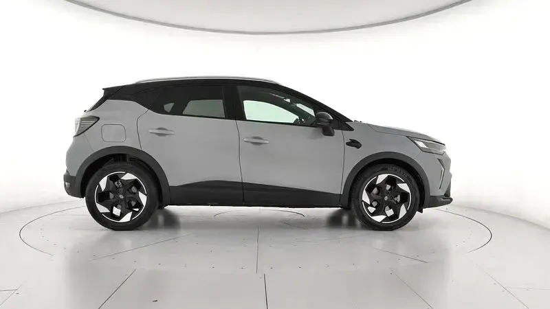 Usado Renault Captur Techno 101 CV (74 kW) 2025 Gris SUV